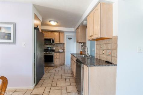 1673 Mayfair Boulevard Mayfield Heights OH 44124