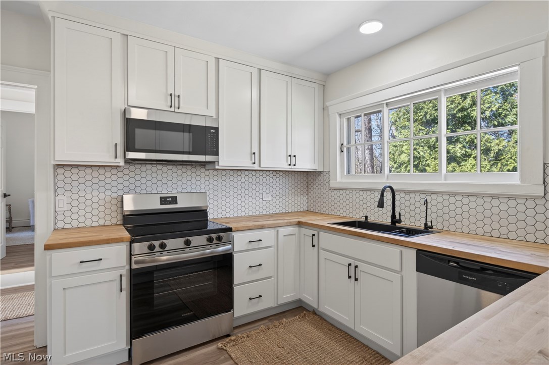 14939 Caves Road Novelty OH 44072