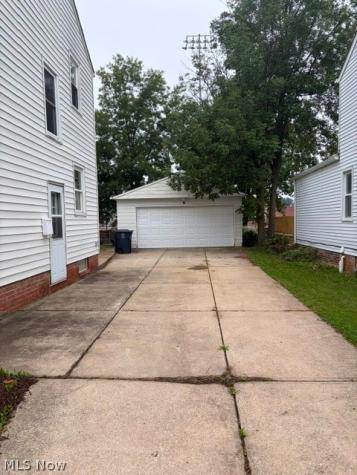 1388 Cranover Road Lyndhurst OH 44124