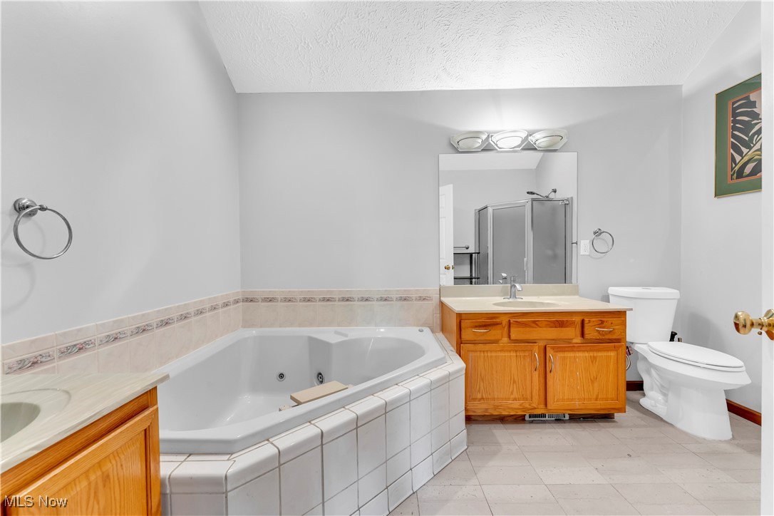 2736 Green Road Shaker Heights OH 44122