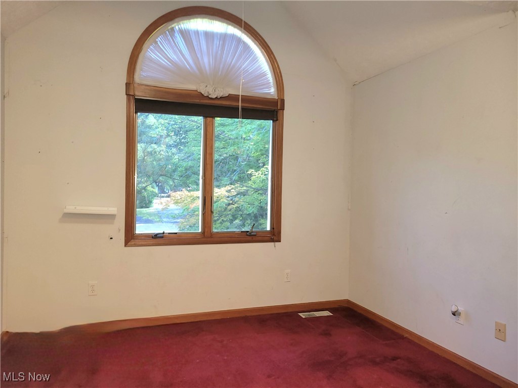 2736 Green Road Shaker Heights OH 44122