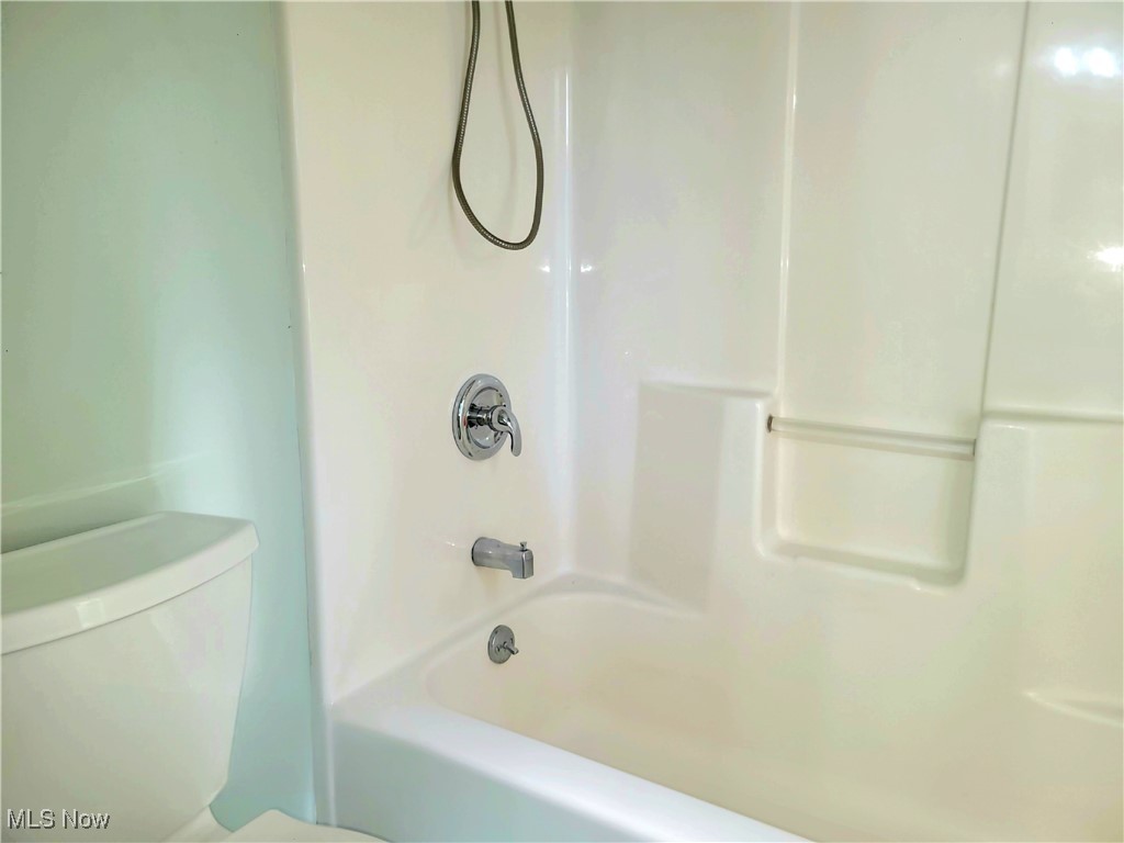 2736 Green Road Shaker Heights OH 44122