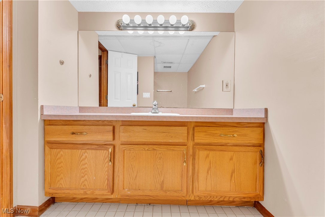 2736 Green Road Shaker Heights OH 44122