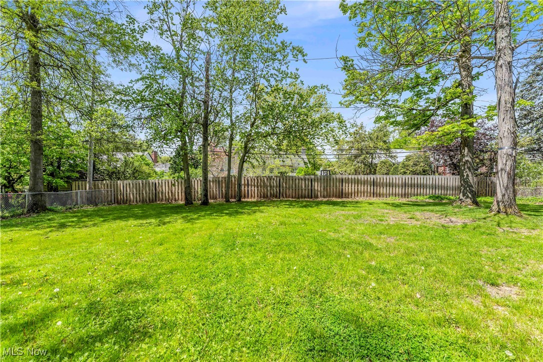 2736 Green Road Shaker Heights OH 44122