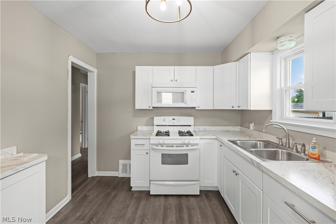 4403 W 57th Street Cleveland OH 44144