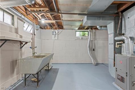 4403 W 57th Street Cleveland OH 44144