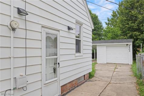 4403 W 57th Street Cleveland OH 44144