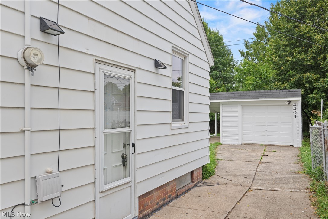 4403 W 57th Street Cleveland OH 44144