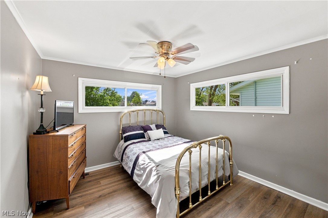 933 Ray Avenue NE New Philadelphia OH 44663