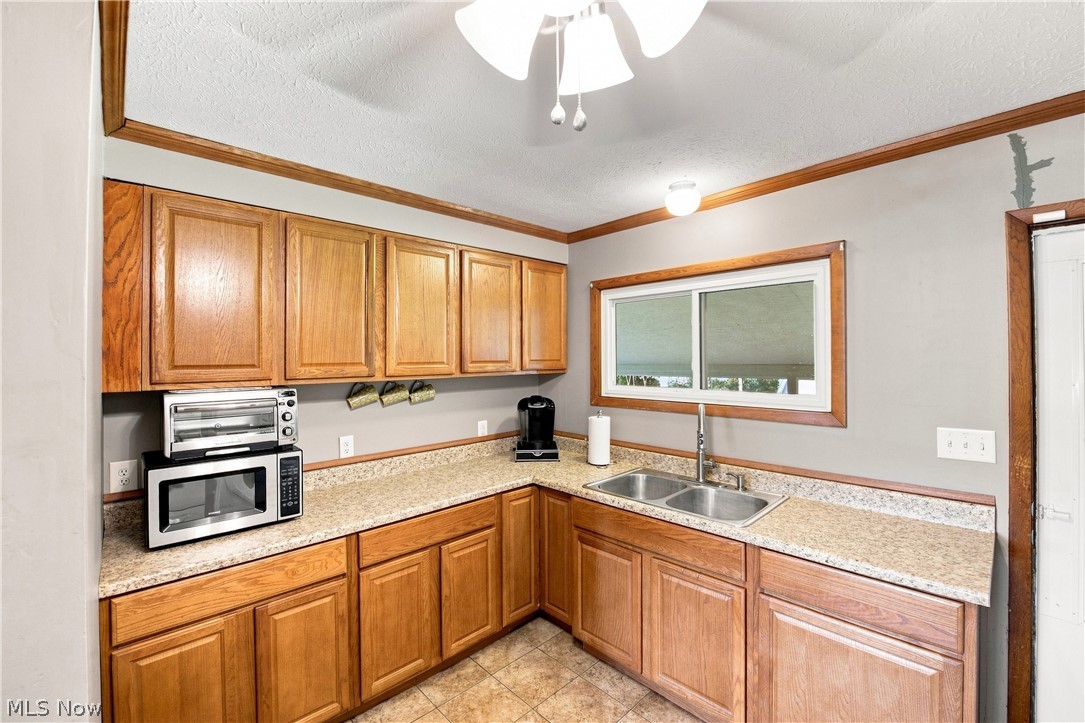 933 Ray Avenue NE New Philadelphia OH 44663
