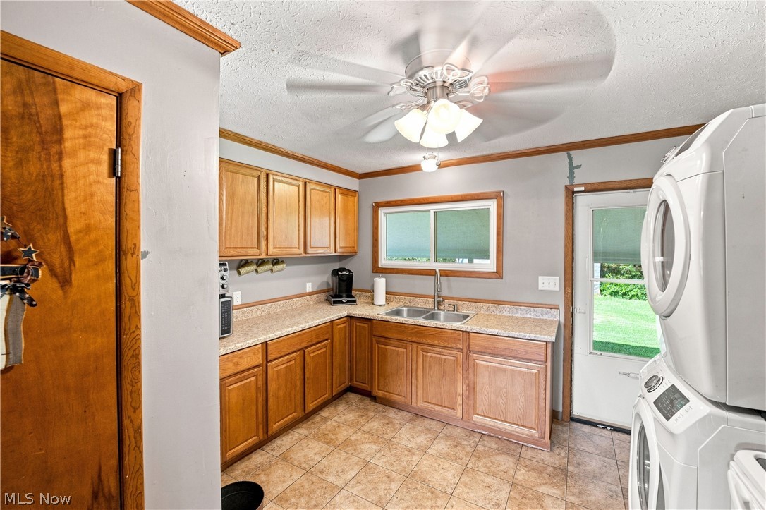 933 Ray Avenue NE New Philadelphia OH 44663