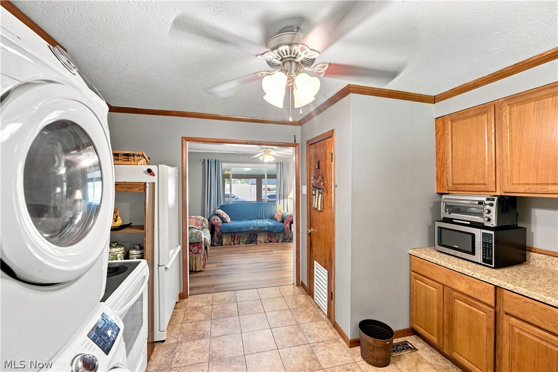 933 Ray Avenue NE New Philadelphia OH 44663