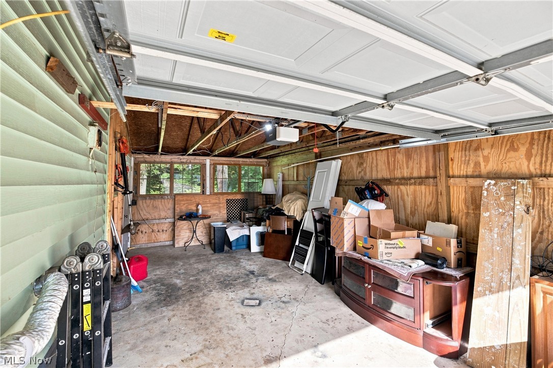 933 Ray Avenue NE New Philadelphia OH 44663