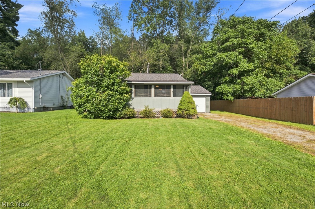 933 Ray Avenue NE New Philadelphia OH 44663