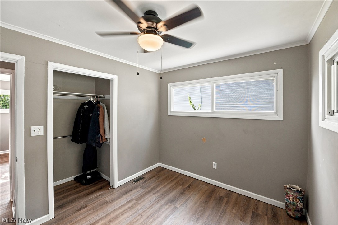 933 Ray Avenue NE New Philadelphia OH 44663