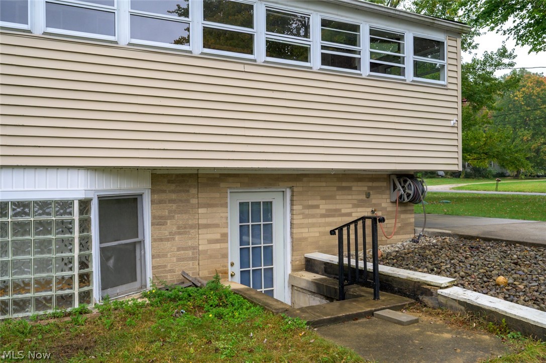 1432 Melbourne Road Vienna OH 44473