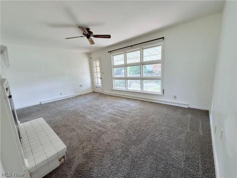 426 W Oregon Avenue Sebring OH 44672