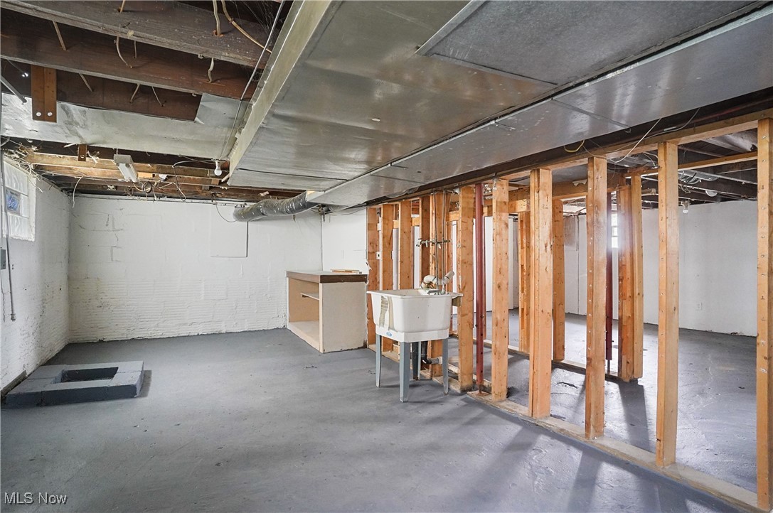 1931 16th Street SW Akron OH 44314