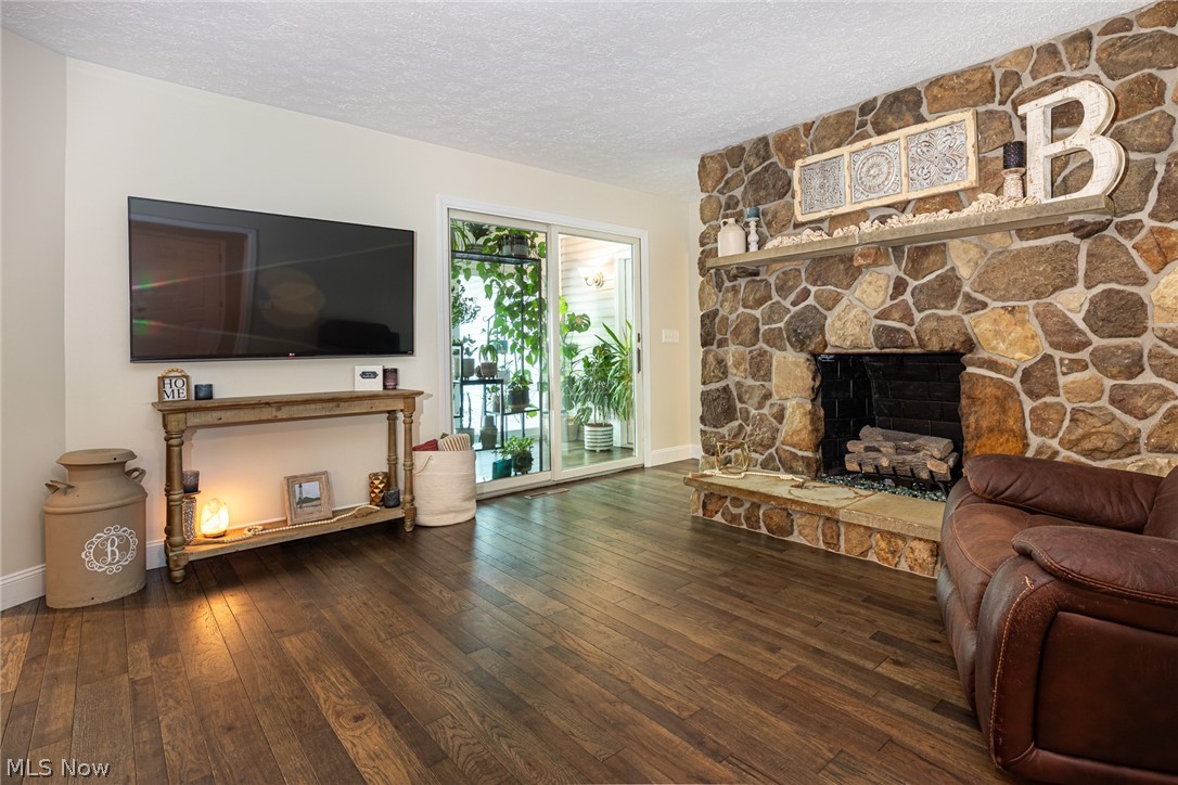 1270 Dehart Avenue Coshocton OH 43812