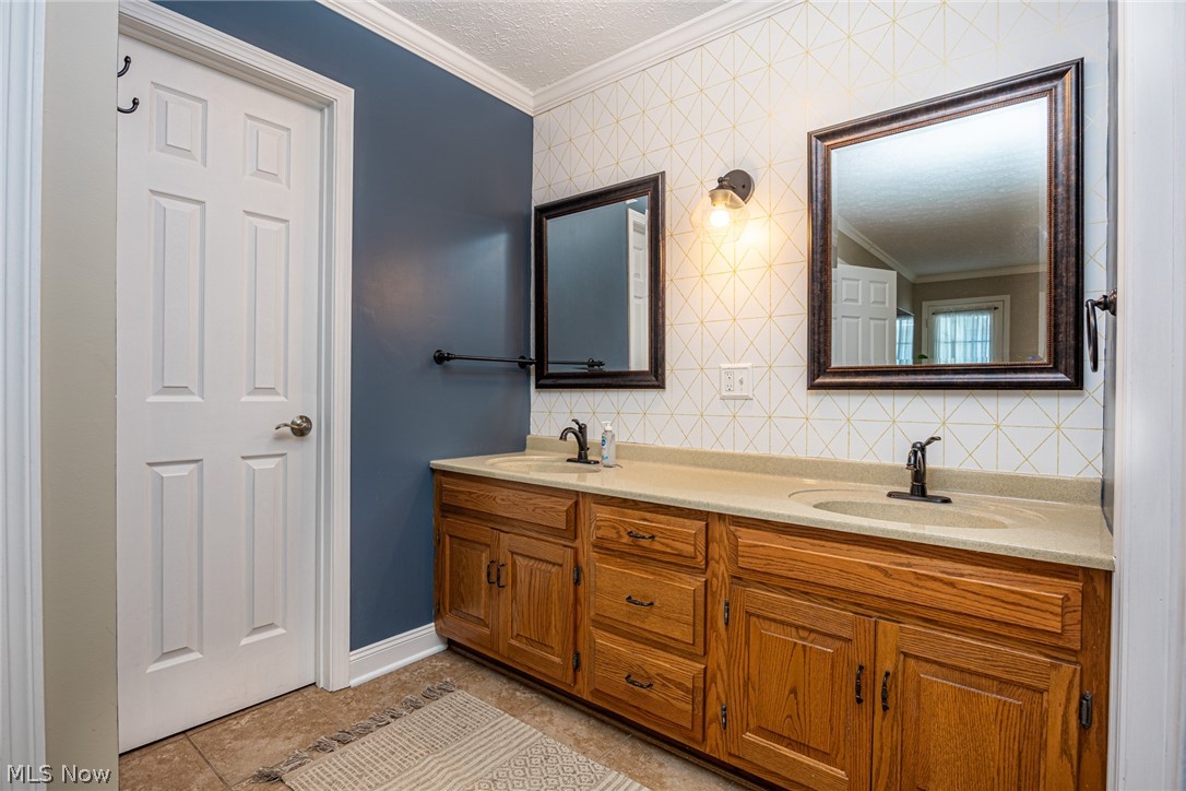 1270 Dehart Avenue Coshocton OH 43812