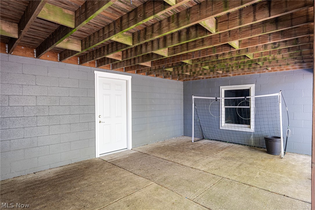 1270 Dehart Avenue Coshocton OH 43812