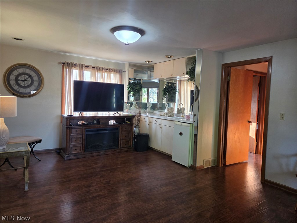 10560 Laurens Drive NE Bolivar OH 44612