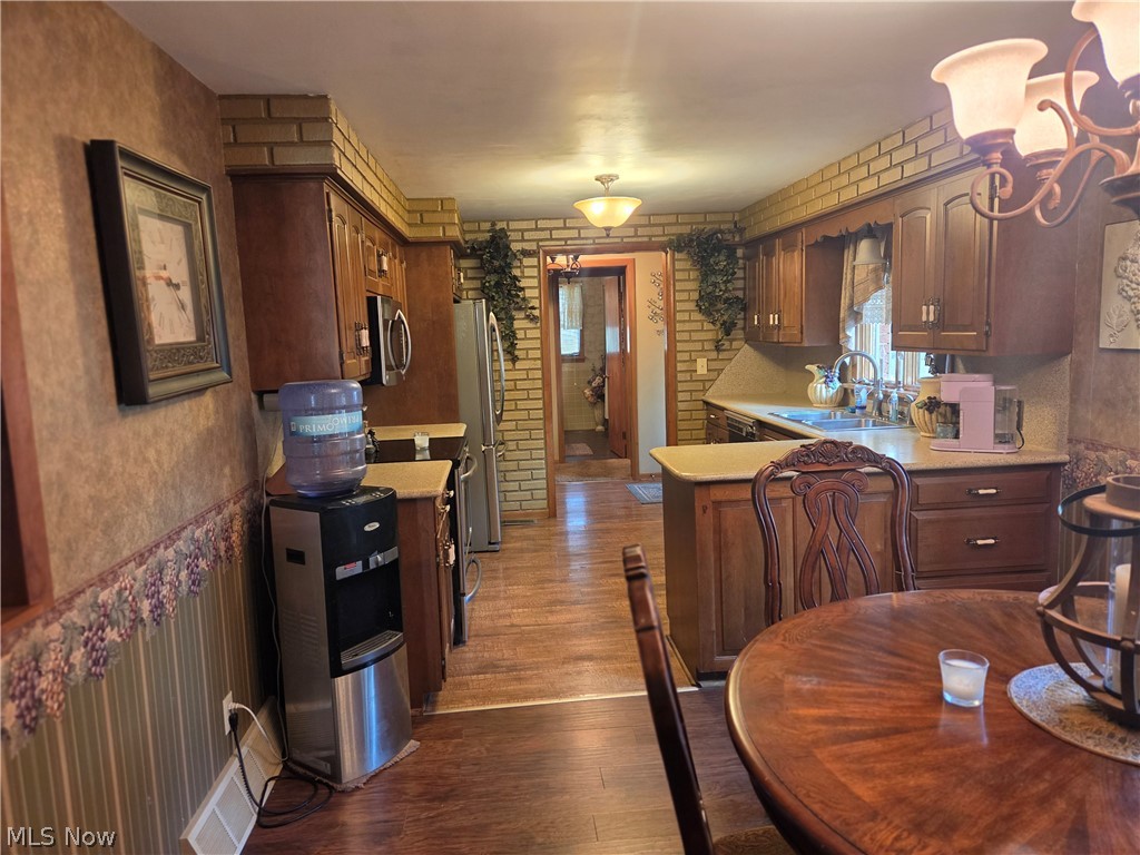 10560 Laurens Drive NE Bolivar OH 44612