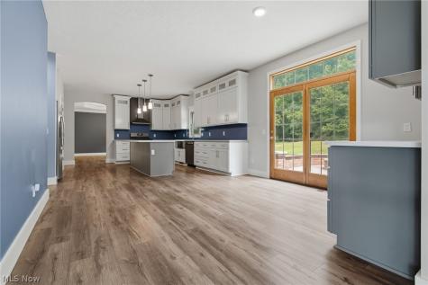 2559 Chadwell Circle NW North Canton OH 44720