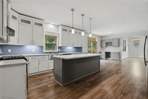 2559 Chadwell Circle NW North Canton OH 44720
