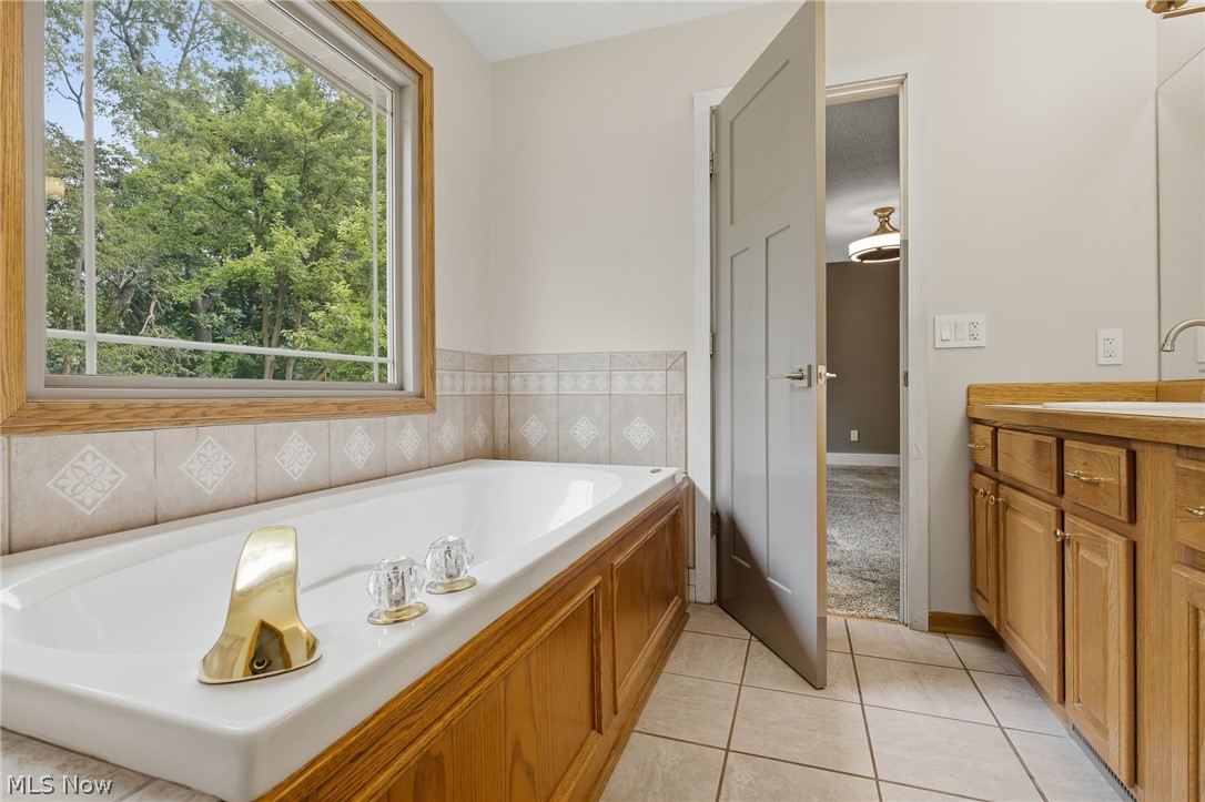 2559 Chadwell Circle NW North Canton OH 44720