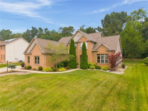 2559 Chadwell Circle NW North Canton OH 44720