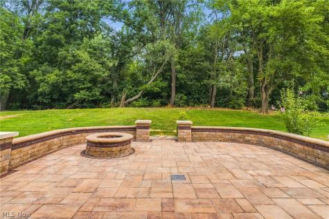 2559 Chadwell Circle NW North Canton OH 44720