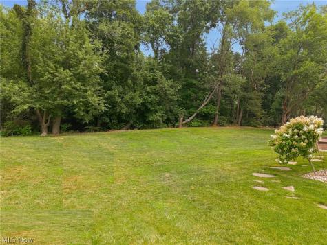 2559 Chadwell Circle NW North Canton OH 44720