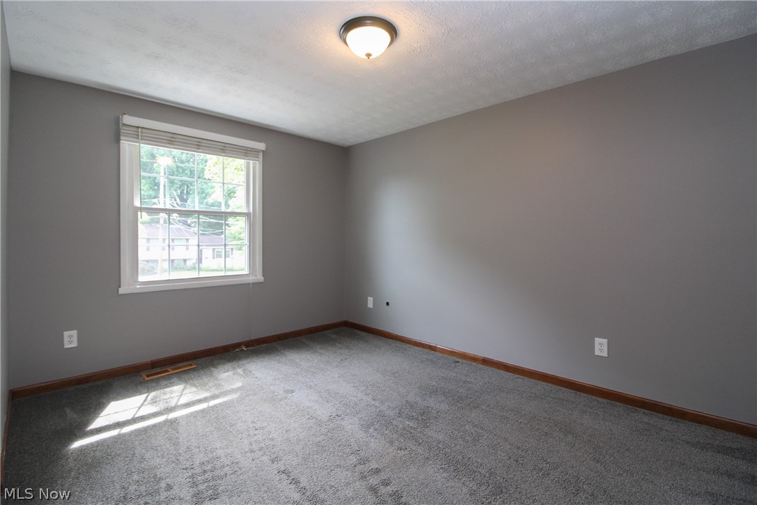 804 Texas Avenue Mcdonald OH 44437