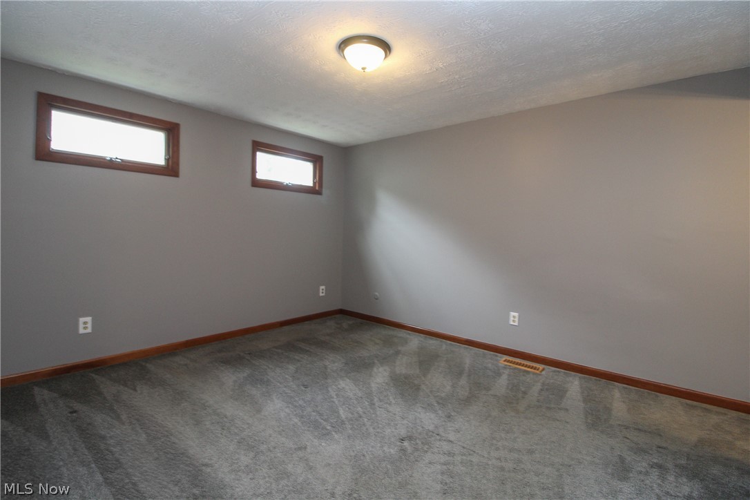 804 Texas Avenue Mcdonald OH 44437