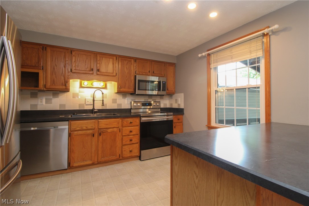 804 Texas Avenue Mcdonald OH 44437