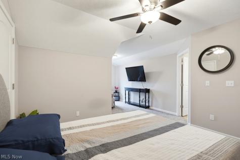 13953 Laurelbrook Oval Strongsville OH 44136