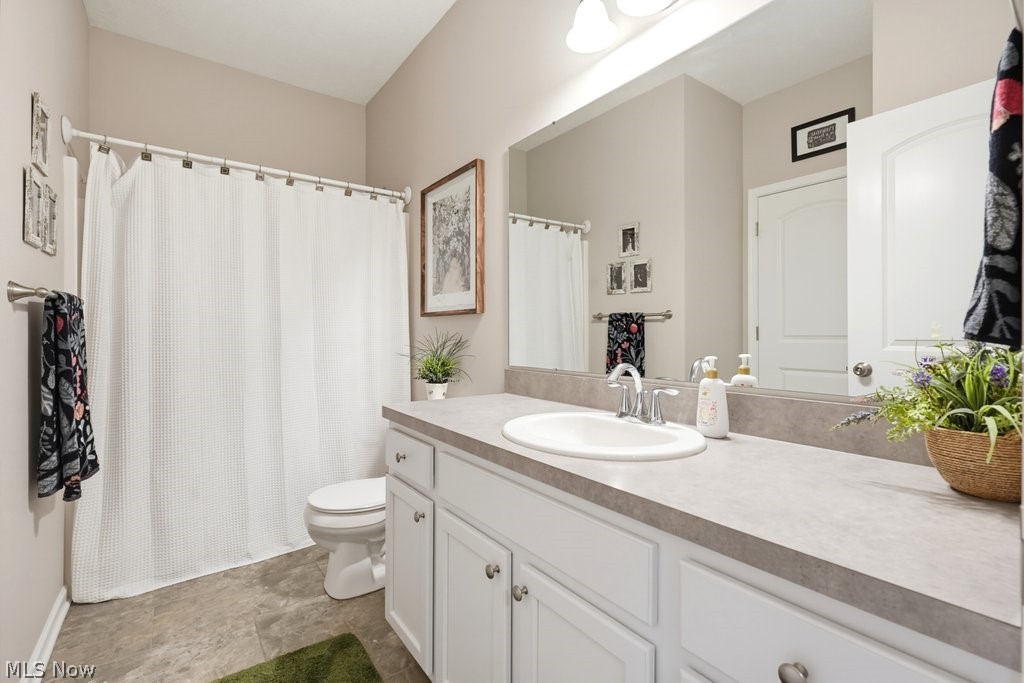 13953 Laurelbrook Oval Strongsville OH 44136