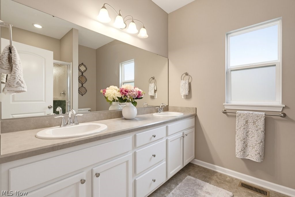 13953 Laurelbrook Oval Strongsville OH 44136