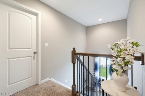 13953 Laurelbrook Oval Strongsville OH 44136