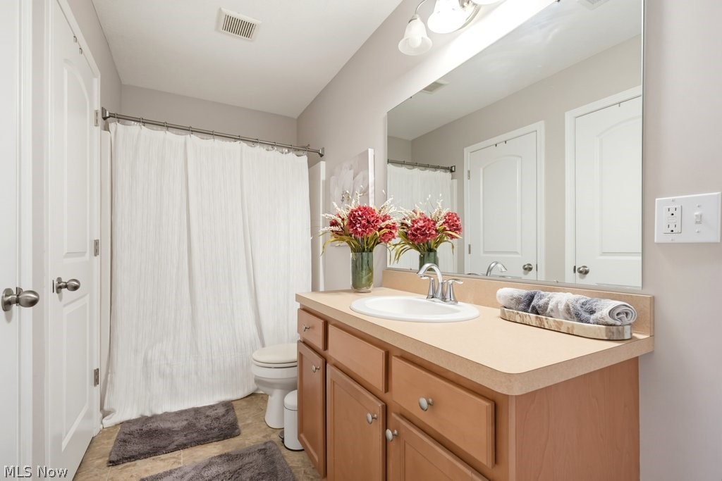 13953 Laurelbrook Oval Strongsville OH 44136