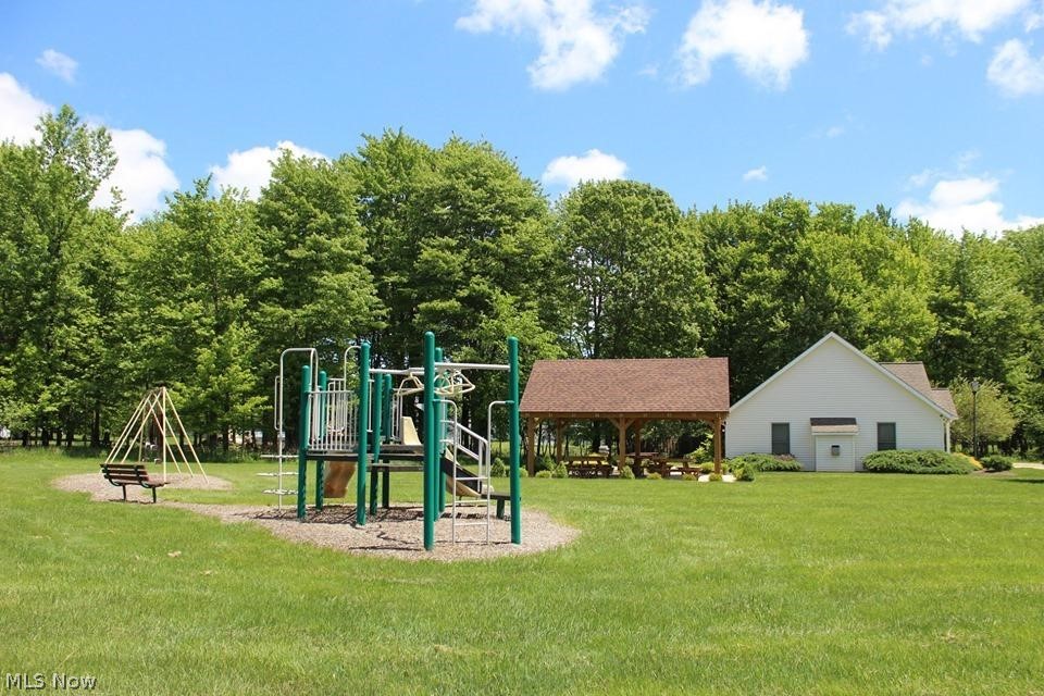 13953 Laurelbrook Oval Strongsville OH 44136