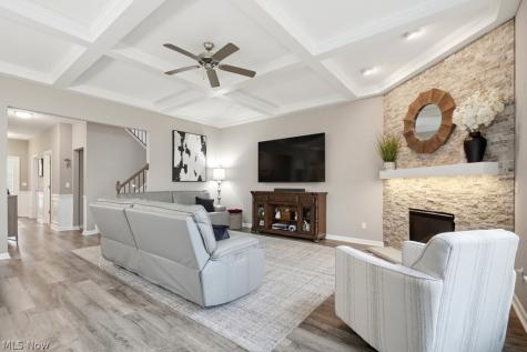 13953 Laurelbrook Oval Strongsville OH 44136