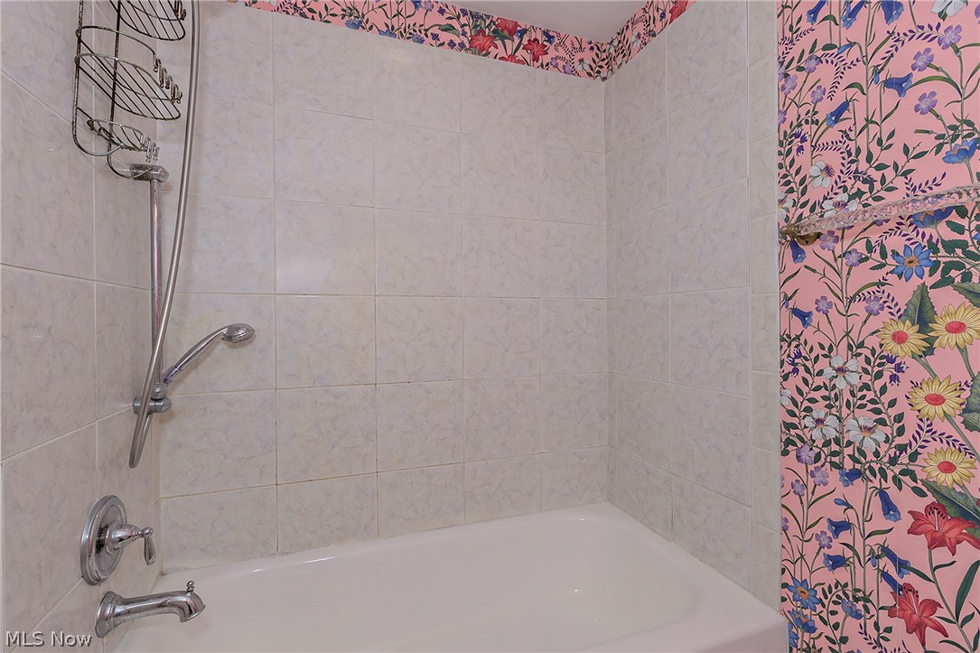 15879 Hemlock Road Chagrin Falls OH 44022