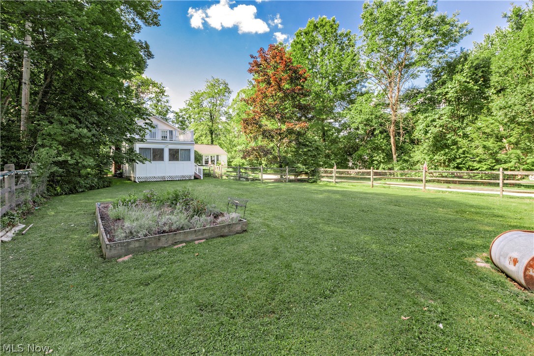 15879 Hemlock Road Chagrin Falls OH 44022