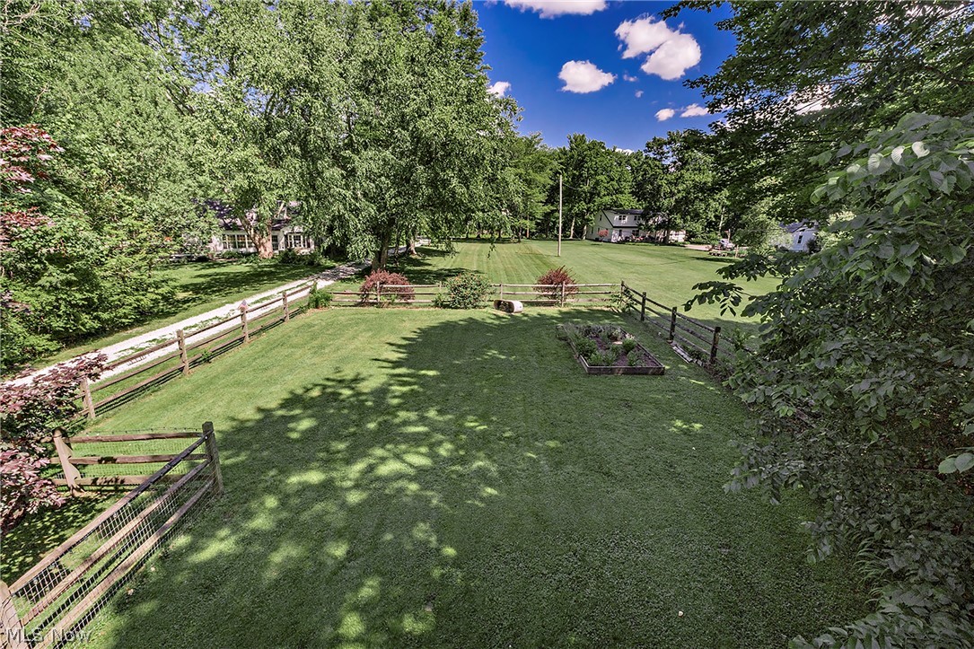 15879 Hemlock Road Chagrin Falls OH 44022