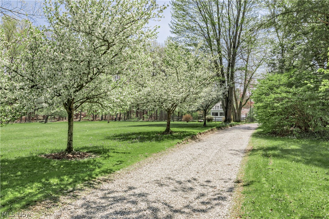 15879 Hemlock Road Chagrin Falls OH 44022