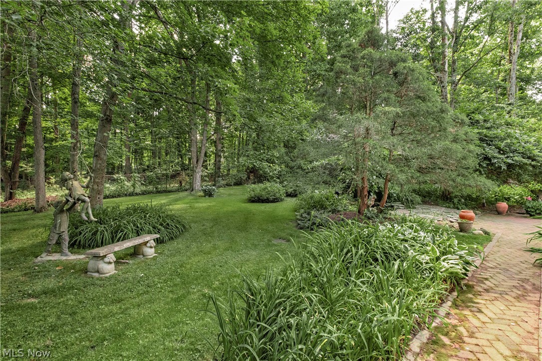 15879 Hemlock Road Chagrin Falls OH 44022