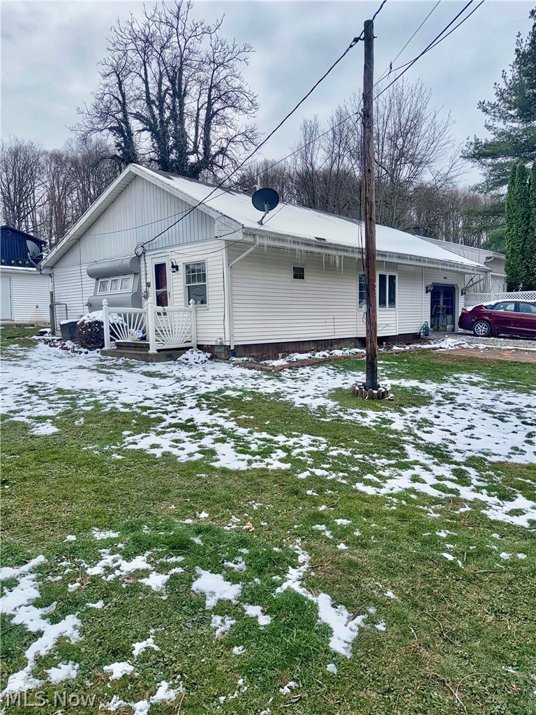 8090 Maple Street SW Sherrodsville OH 44675