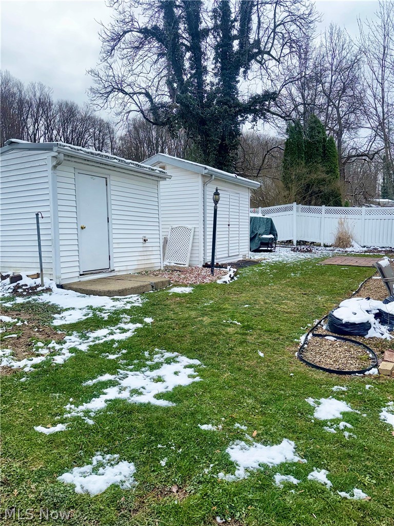 8090 Maple Street SW Sherrodsville OH 44675